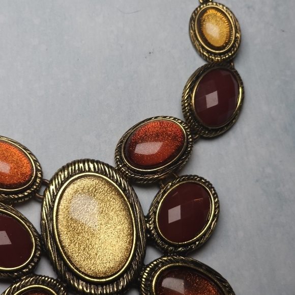 👍 5 for $20 Liz Claiborne Gold Tone Statement Necklace - Picture 5 of 7